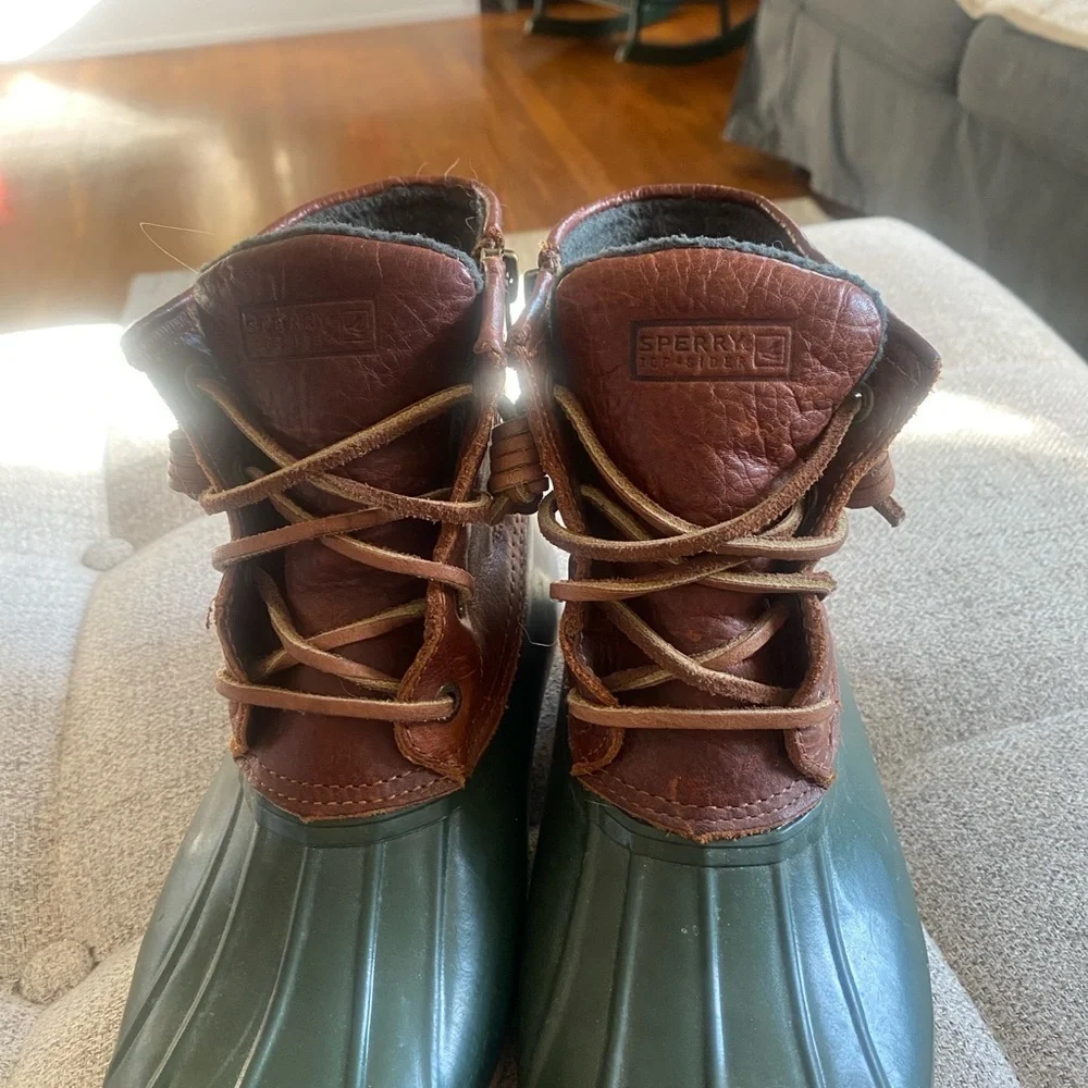 Sperry Saltwater Duck Boot – Green Leather | Size 6